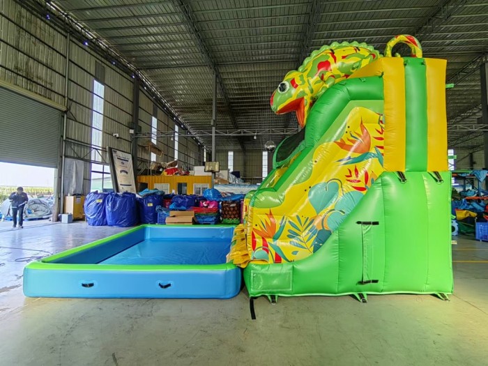Надувной аквапарк "Хамелеон Леон" 6*4*4,6 м