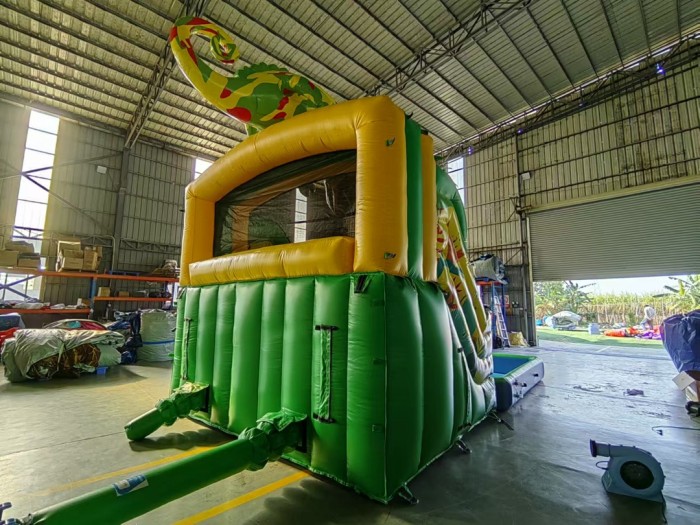 Надувной аквапарк "Хамелеон Леон" 6*4*4,6 м