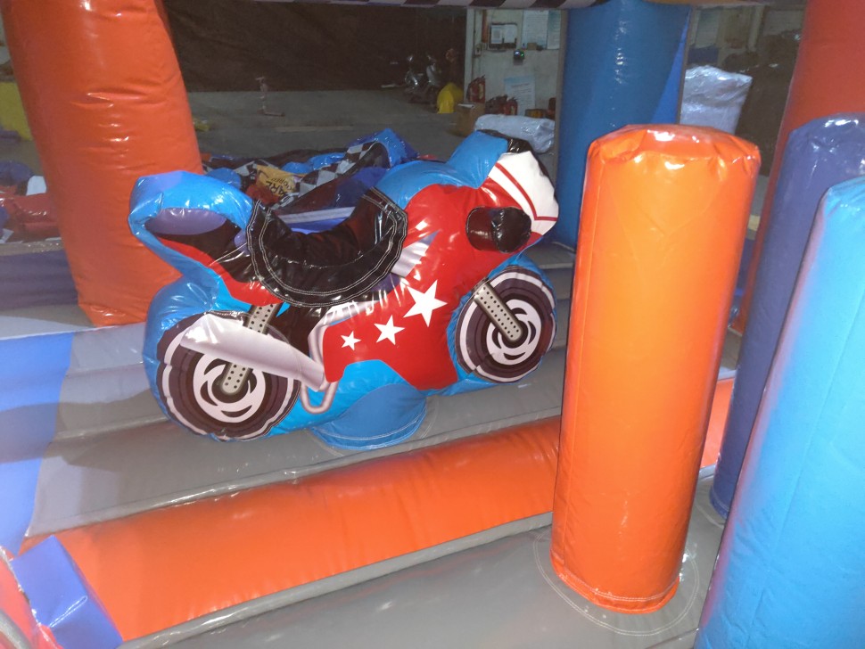 Надувная горка 