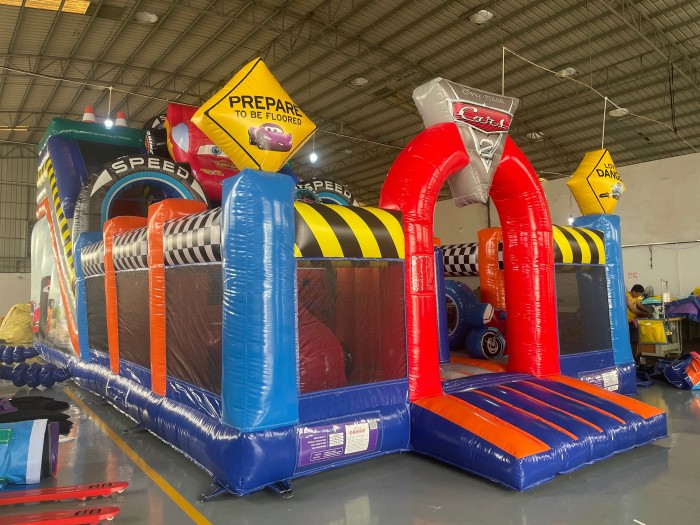Надувая горка "Супер тачки 3D", 12*6*6,6 м