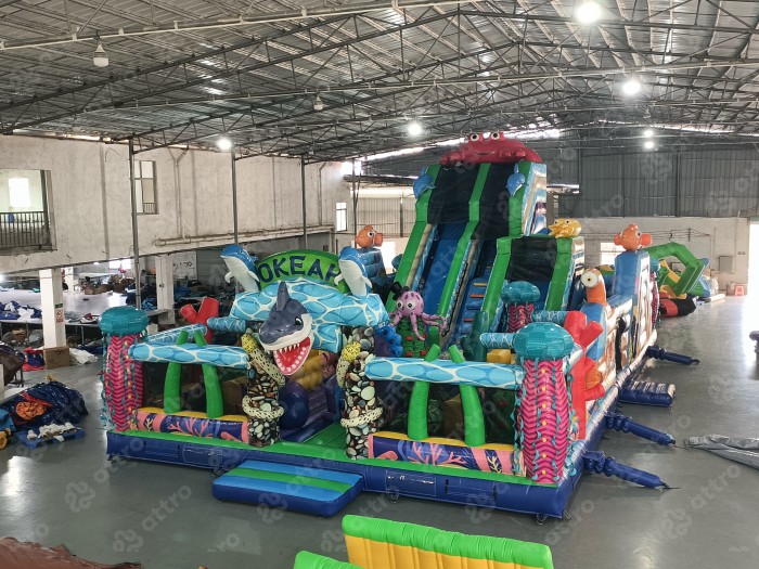 Надувной батут «Океан с иллюминаторами»  16*9,5*7 м