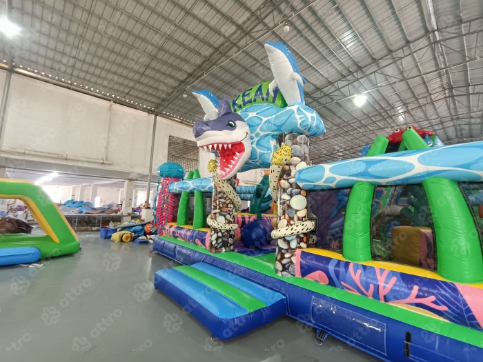 Надувной батут «Океан с иллюминаторами»  16*9,5*7 м