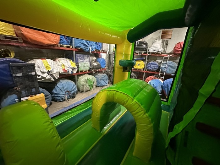 Надувной батут "Рентор джунгли" 5,5*4*4 м