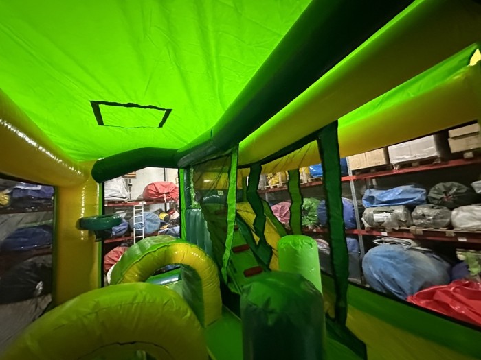 Надувной батут "Рентор джунгли" 5,5*4*4 м