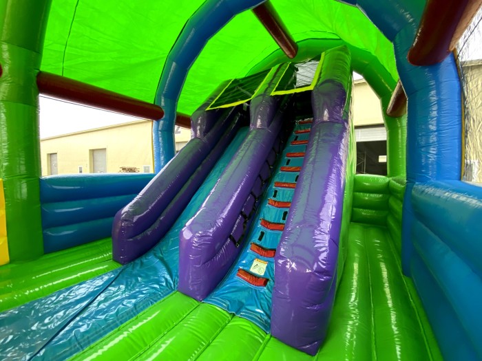 Надувной батут "Домик Миньонов" 12*6*6 м