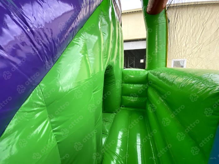 Надувной батут "Домик Миньонов" 12*6*6 м