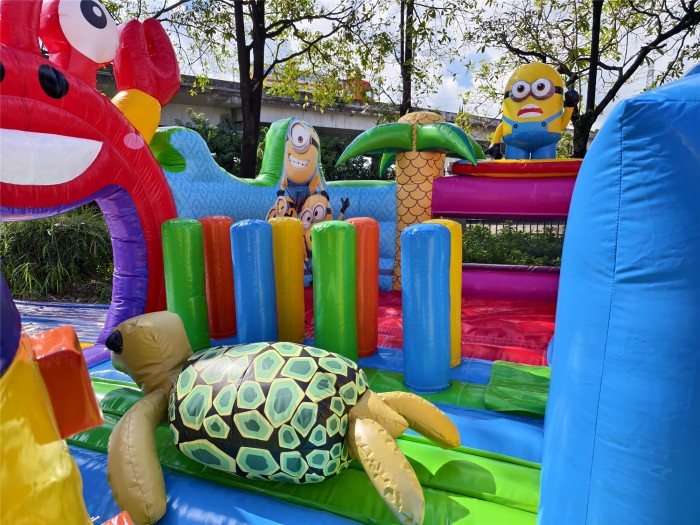 Надувной батут "Миньоны под волной" 12,5*8,5*9,2 м