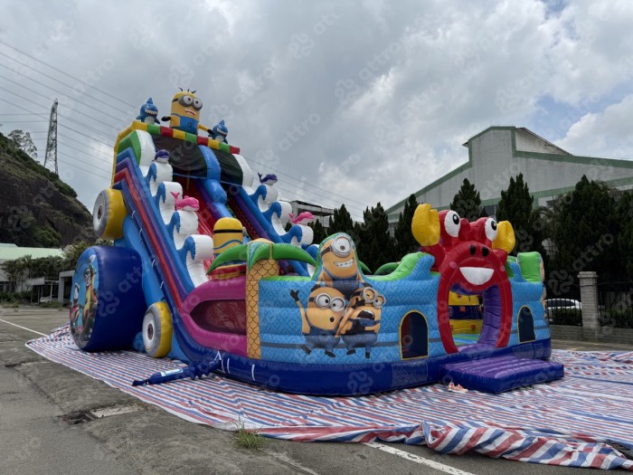 Надувной батут "Миньоны под волной" 12,5*8,5*9,2 м