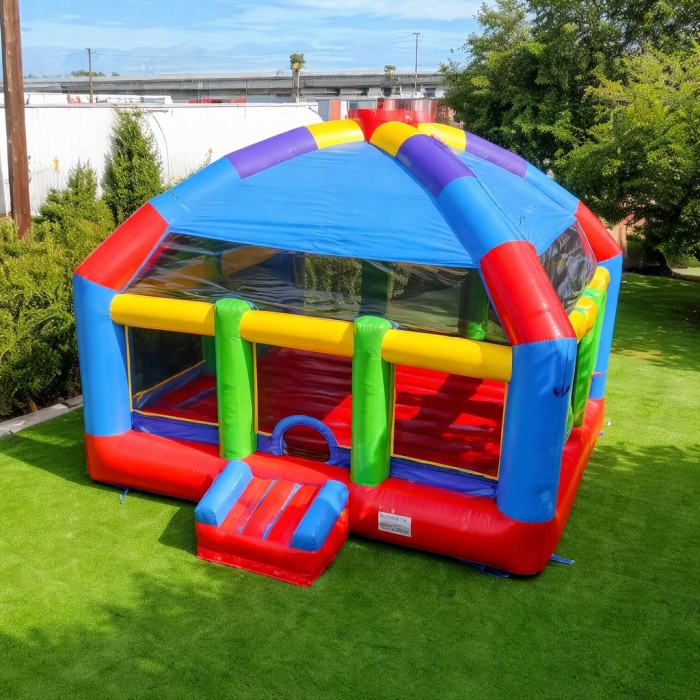 Надувной батут с крышей "Веселый" 6*6*5 м