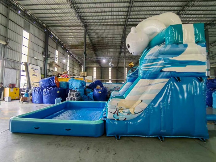 Надувной аквапарк "Белый Мишка" 6*4*5 м 