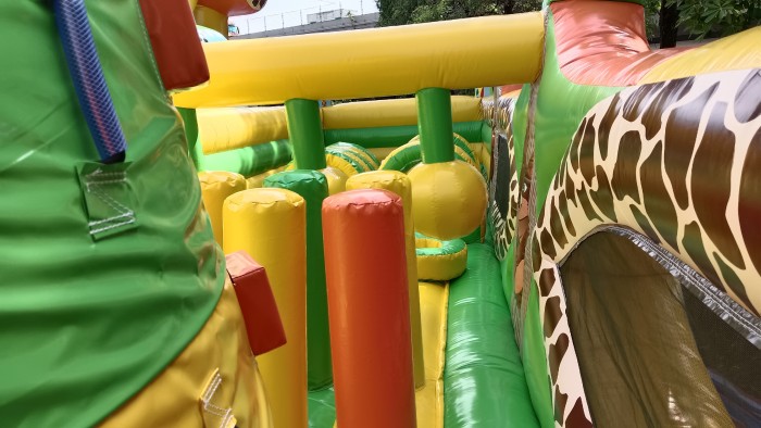 Надувная горка "Джунгли" 12,5*8,5*9,5 м