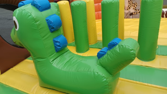 Надувная горка "Джунгли" 12,5*8,5*9,5 м