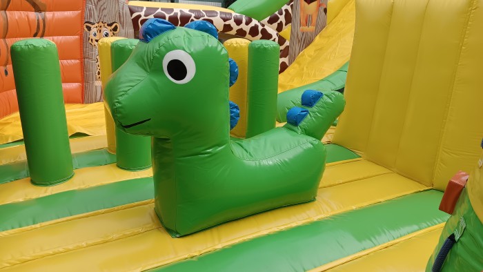 Надувная горка "Джунгли" 12,5*8,5*9,5 м