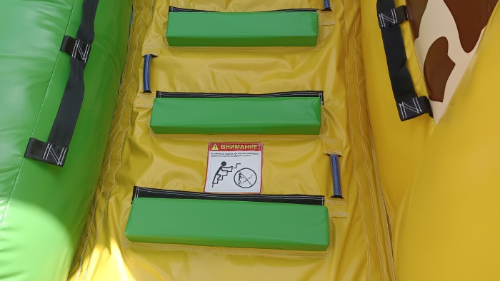 Надувная горка "Джунгли" 12,5*8,5*9,5 м