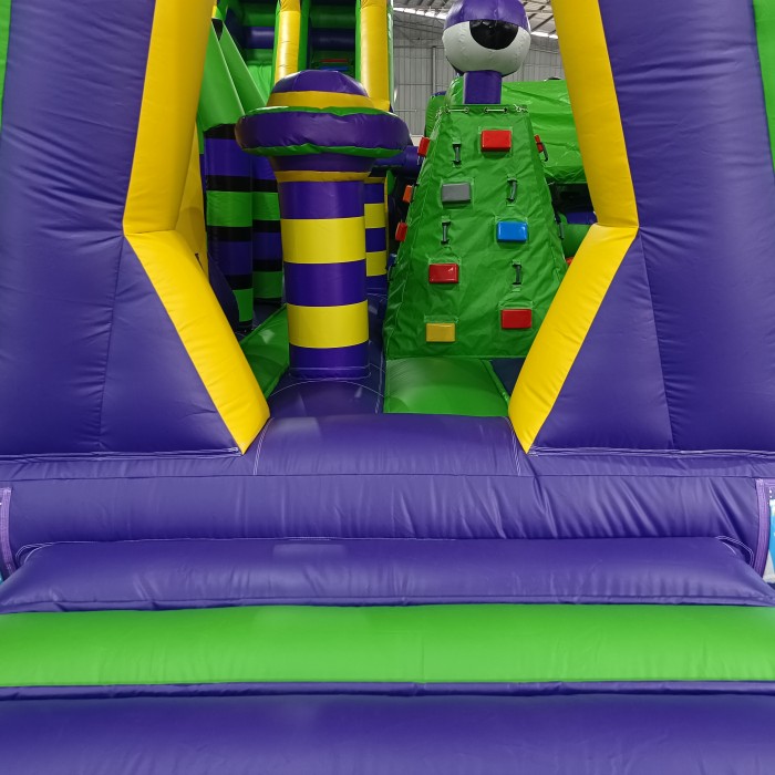 Надувной батут "Космос" 14*7*8 м