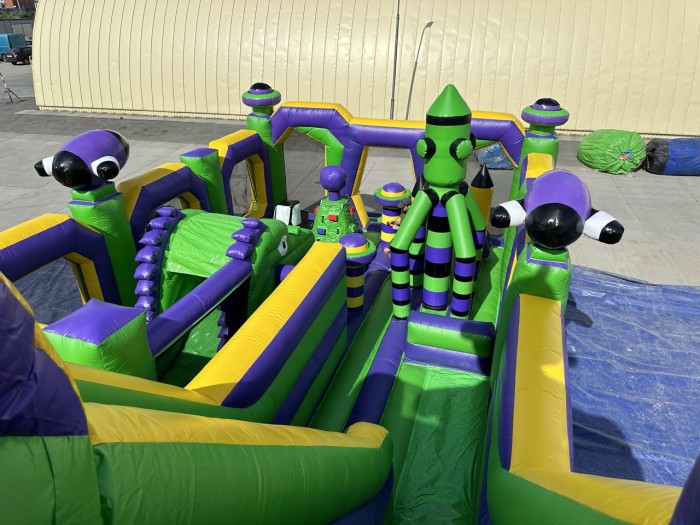 Надувной батут "Космос" 14*7*8 м