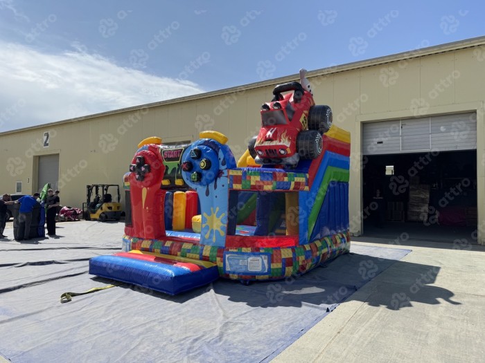 Надувной батут "Тачки конструктор" 5*4,5*4,5 м