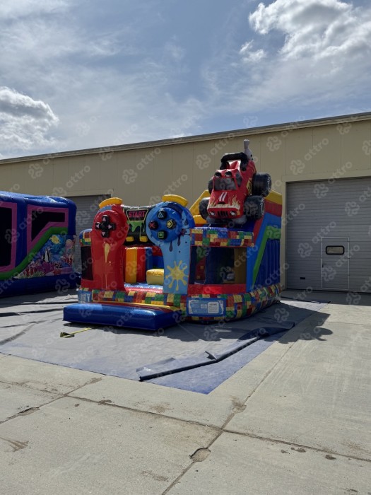 Надувной батут "Тачки конструктор" 5*4,5*4,5 м