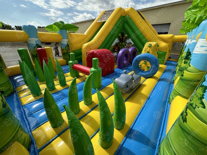 Надувной батут "Джуманджи SAFARI" 10*7*4,5 м