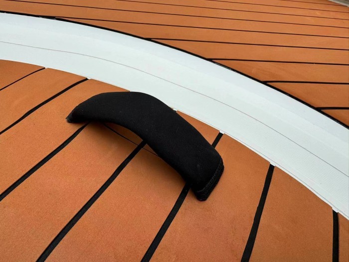 Надувная релакс зона - плавающий бар с диванами