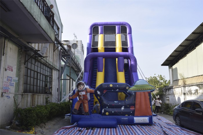 Надувная горка «Космос» 10*5*10 м