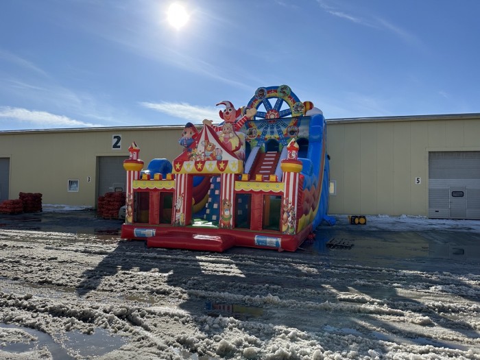 Надувная горка "Цирк" 12*6*8 м 