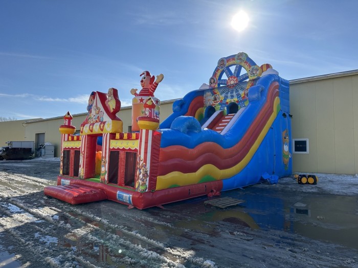 Надувная горка "Цирк" 12*6*8 м 