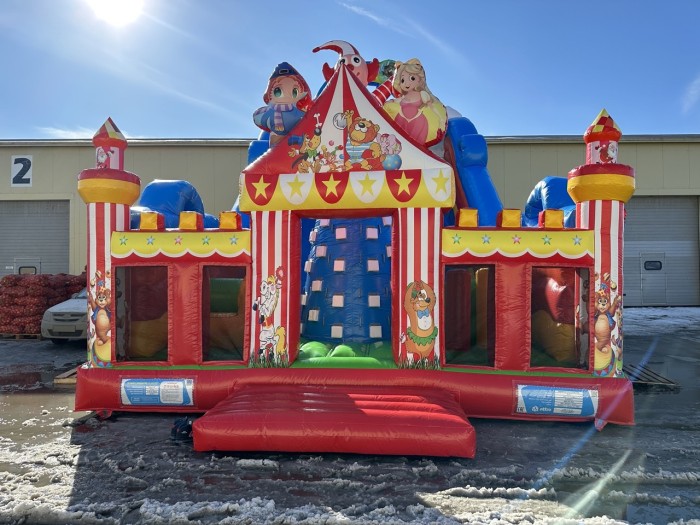 Надувная горка "Цирк" 12*6*8 м 