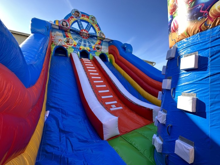 Надувная горка "Цирк" 12*6*8 м 