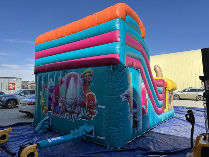 Надувной батут "Тролли" 7*5*5 м
