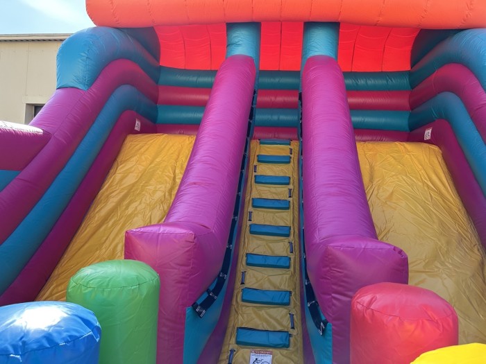 Надувной батут "Тролли" 7*5*5 м