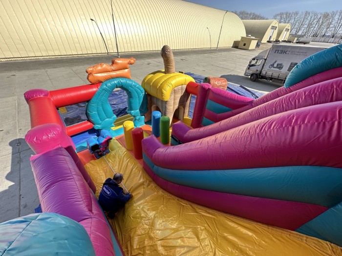 Надувной батут "Тролли" 7*5*5 м