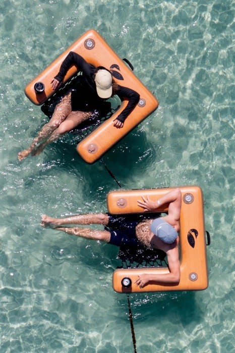 Плавающее надувное кресло