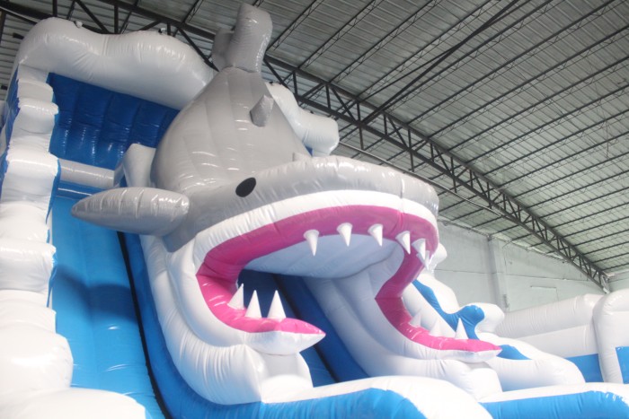 Надувной аквапарк "Белая Акула" 17*14*6,5 м
