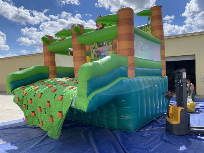 Надувной аквапарк "Джунгли" 17,5*17*8 м