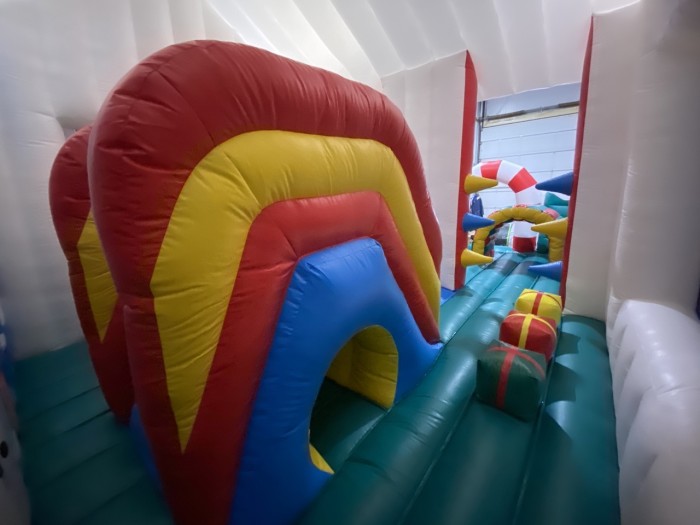 Надувной батут "Зимняя сказка" 9*6*6,6 м 