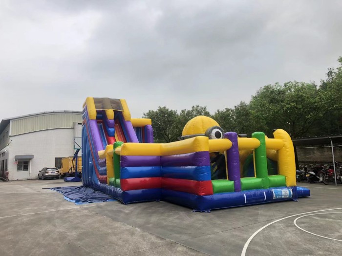 Надувная горка "Миньоны" 14*6*6,4 м