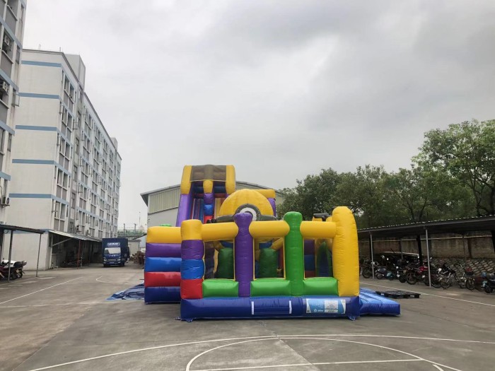 Надувная горка "Миньоны" 14*6*6,4 м