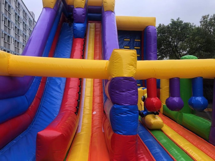 Надувная горка "Миньоны" 14*6*6,4 м