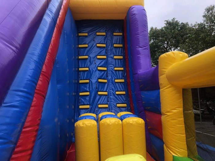 Надувная горка "Миньоны" 14*6*6,4 м