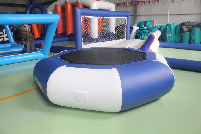 Надувной водный Батут с банджи тросом