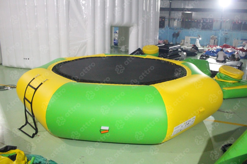 Надувной водный Батут с банджи тросом