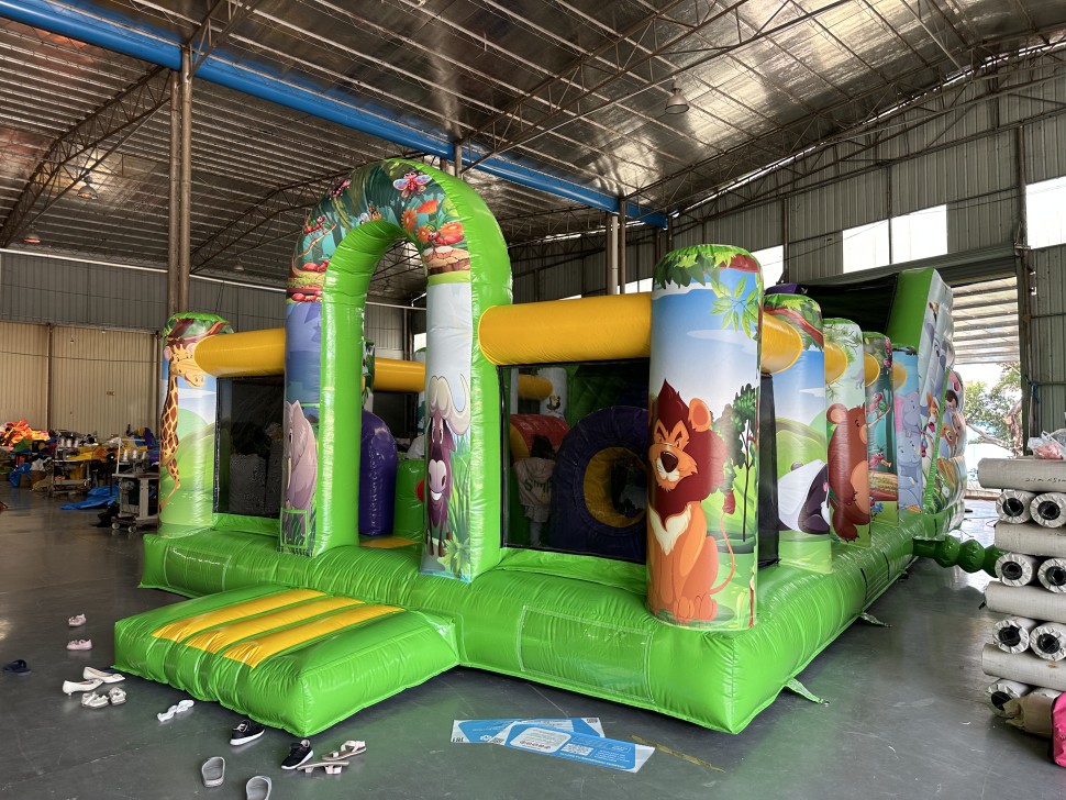 Надувной батут «Джуманджи» 10*6*4 м