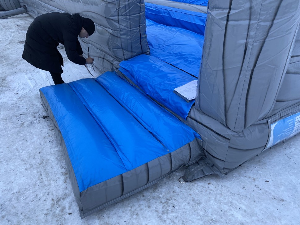 Надувная зимняя горка 