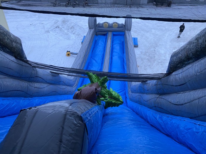 Надувная зимняя горка "Экстрим в джунглях" 27*4,5*9,3 м