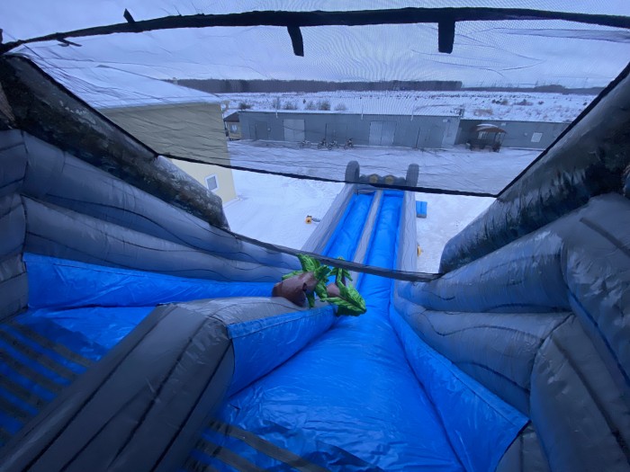 Надувная зимняя горка "Экстрим в джунглях" 27*4,5*9,3 м