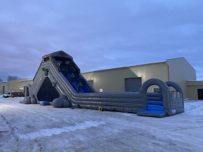 Надувная зимняя горка "Экстрим в джунглях" 27*4,5*9,3 м