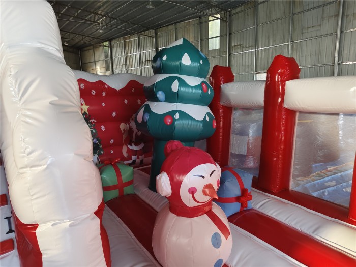 Надувной батут "Новогодняя горка" 5*5*4,1 м