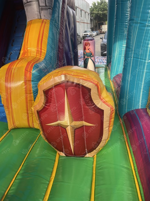 Надувная горка "Рыцарский турнир" 8*7*6 м