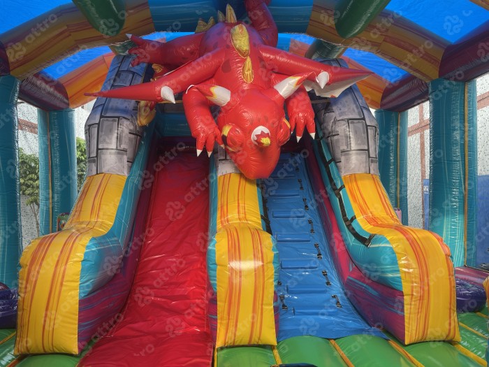 Надувная горка "Рыцарский турнир" 8*7*6 м